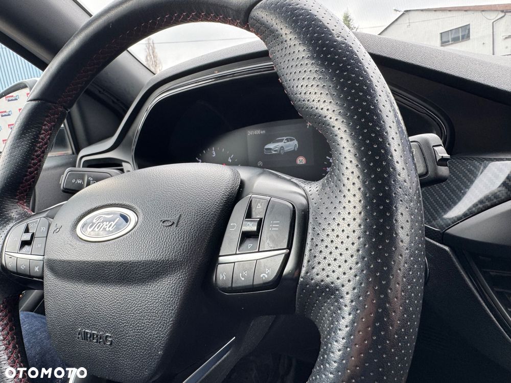 Ford Focus 1.5 EcoBlue Start-Stopp-System ST-LINE DESIGN - 25