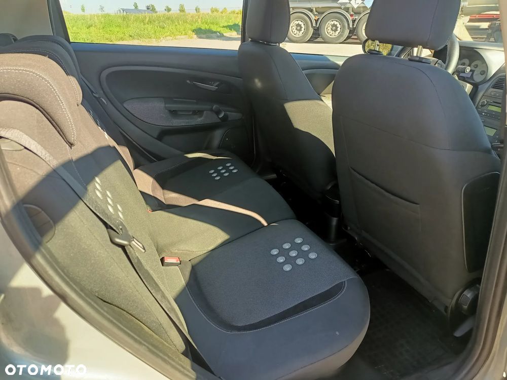 Fiat Grande Punto - 9