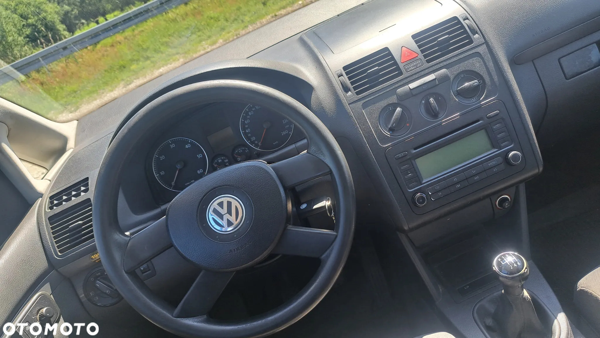 Volkswagen Touran - 4
