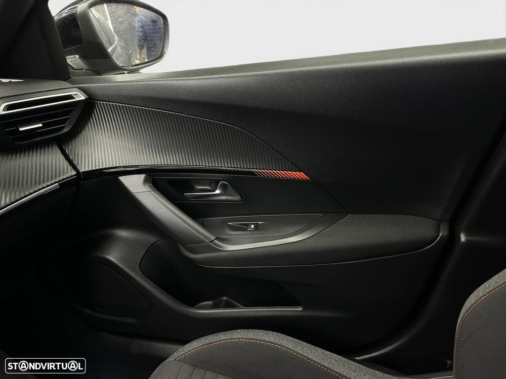 Peugeot 2008 1.5 BlueHDi Active EAT8 - 20