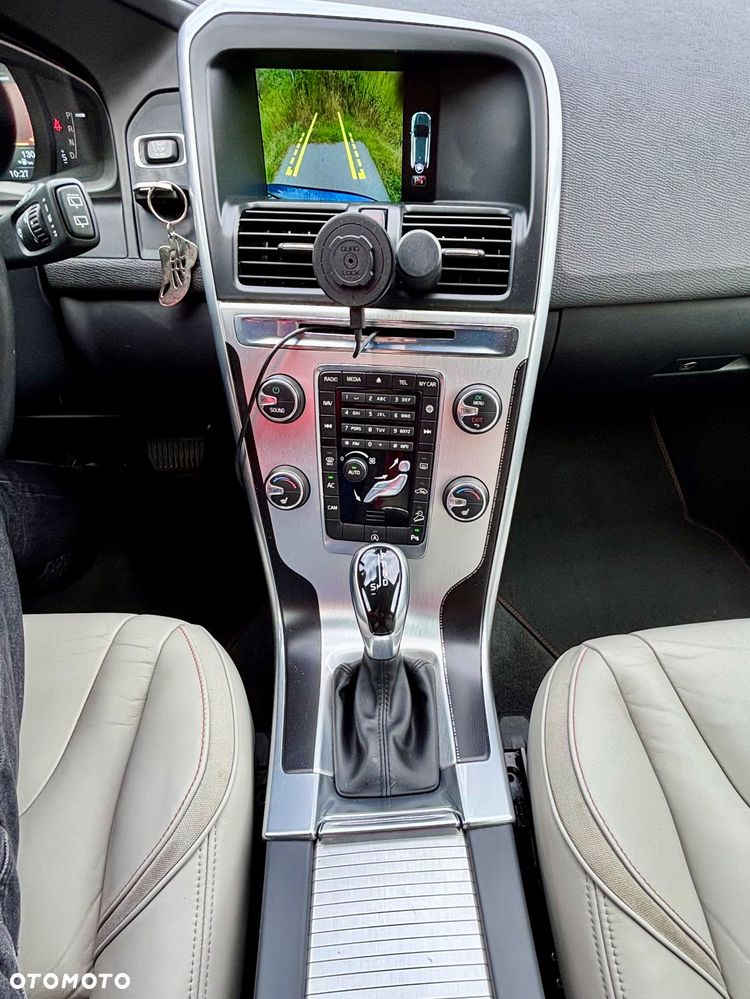 Volvo XC 60 D4 AWD Ocean Race - 23