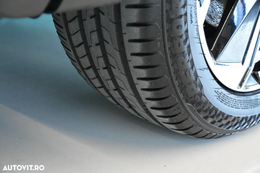 Mitsubishi Eclipse-Cross Plug-In Hybrid 4WD Top - 24