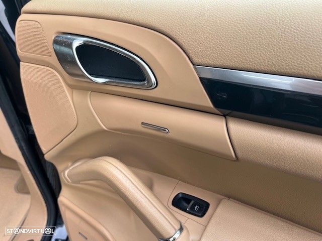 Porsche Cayenne - 13