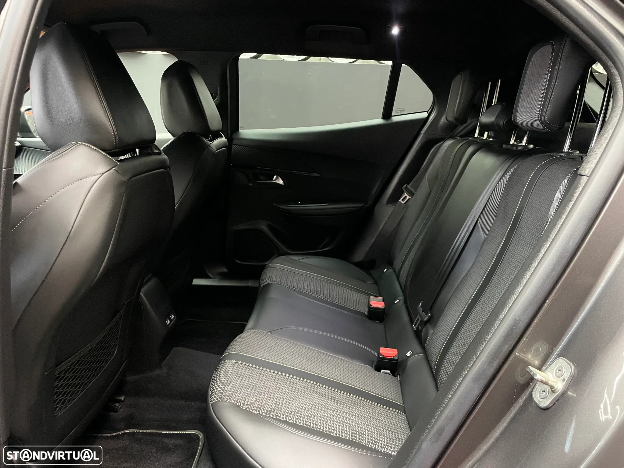 Peugeot 2008 1.5 BlueHDi GT - 7