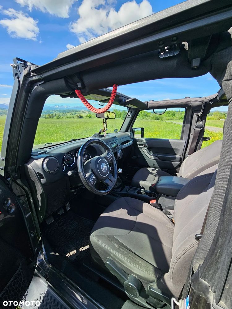 Jeep Wrangler - 9