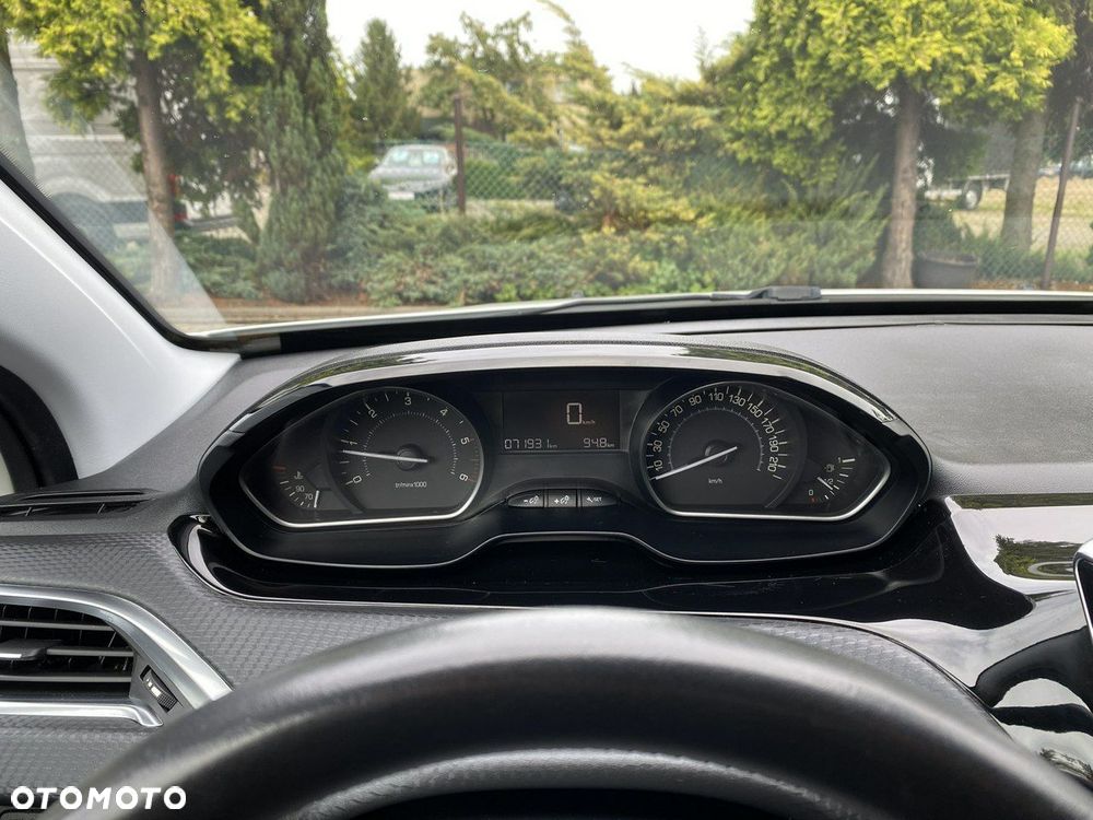 Peugeot 2008 1.5 BlueHDi Signature - 22