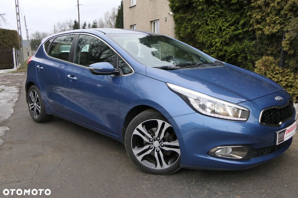 Kia Ceed 1.6 GDI Dream-Team Edition - 12