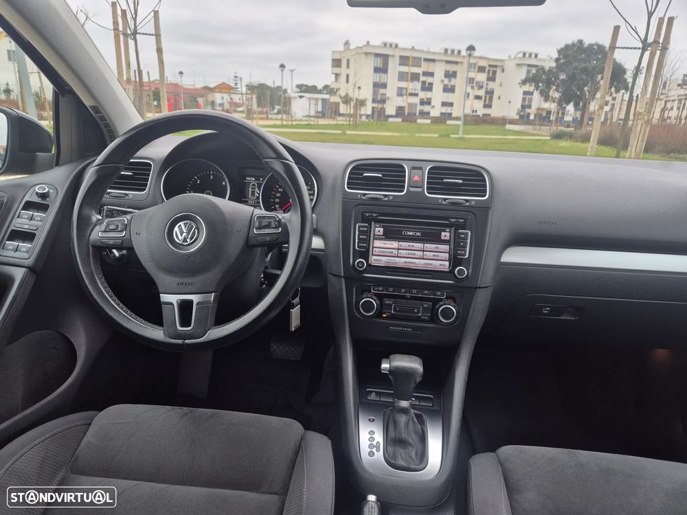 VW Golf 1.6 TDi Highline DSG - 12