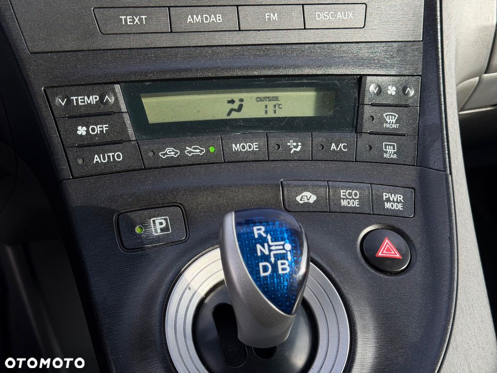 Toyota Prius (Hybrid) Executive - 18