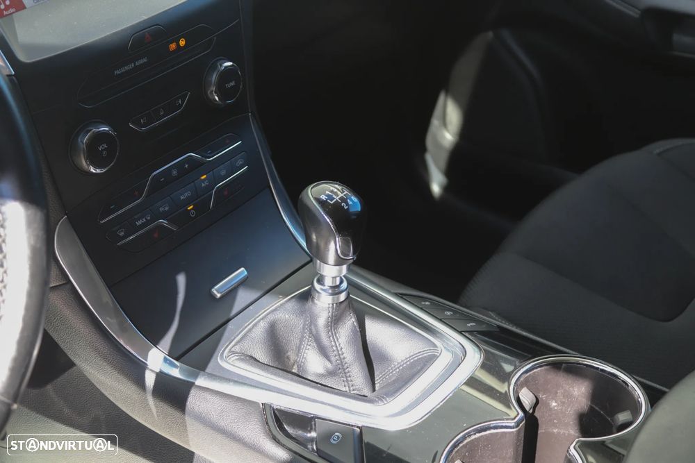Ford S-Max - 19