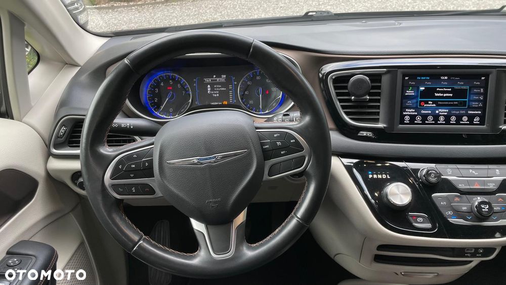 Chrysler Pacifica - 23