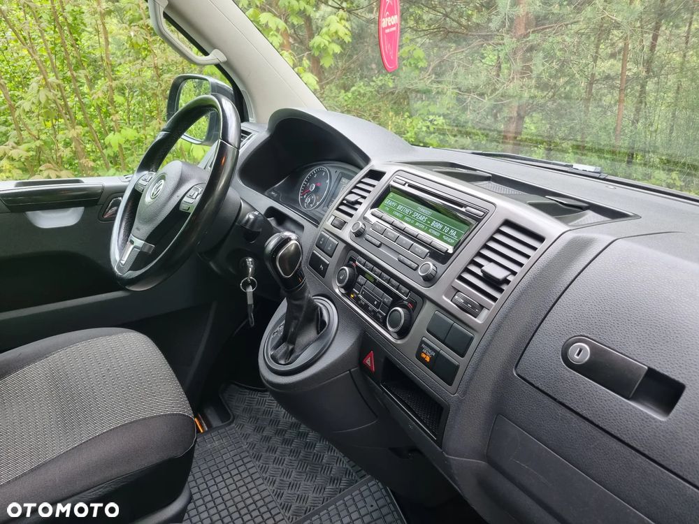 Volkswagen Caravelle - 17