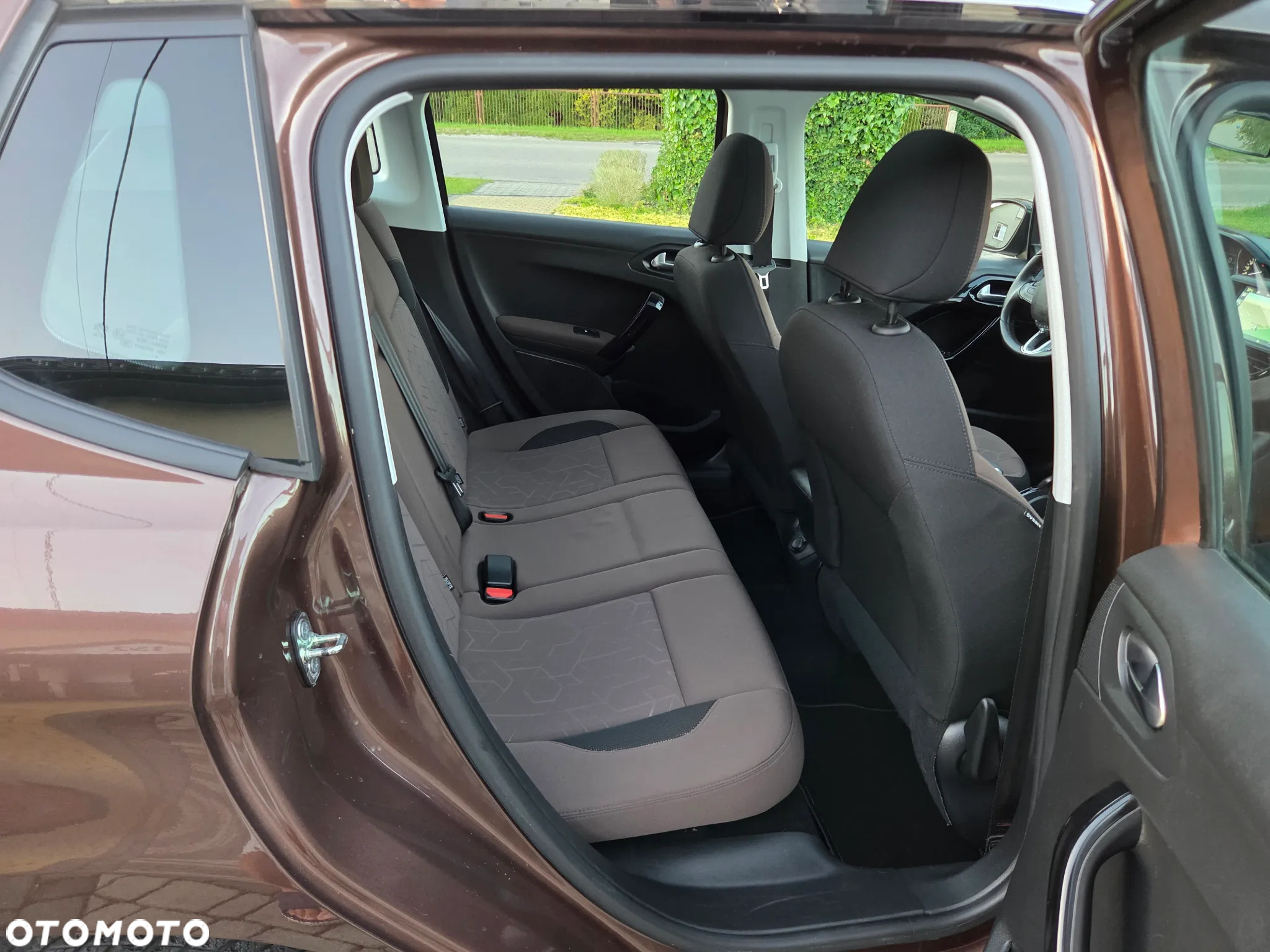 Peugeot 2008 e-HDi FAP 92 STOP & START Allure - 20