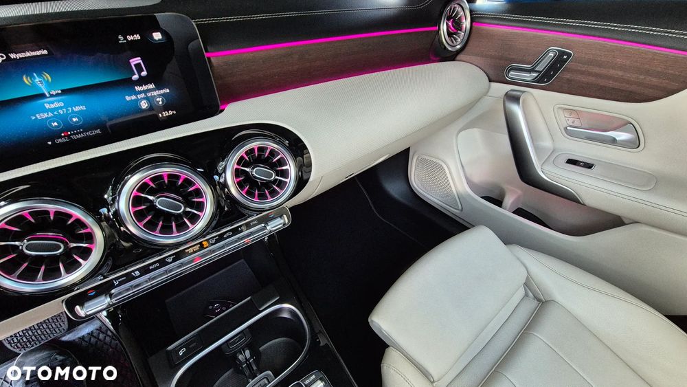 Mercedes-Benz CLA 250 7G-DCT AMG Line - 9