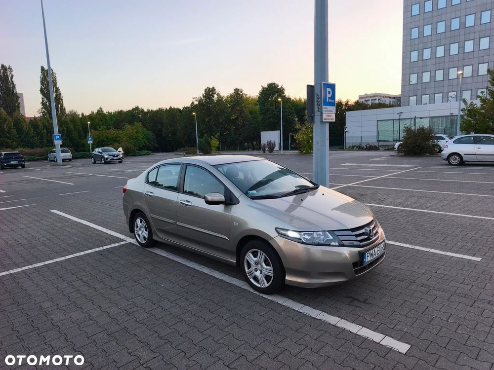 Honda City 2009 photo 2