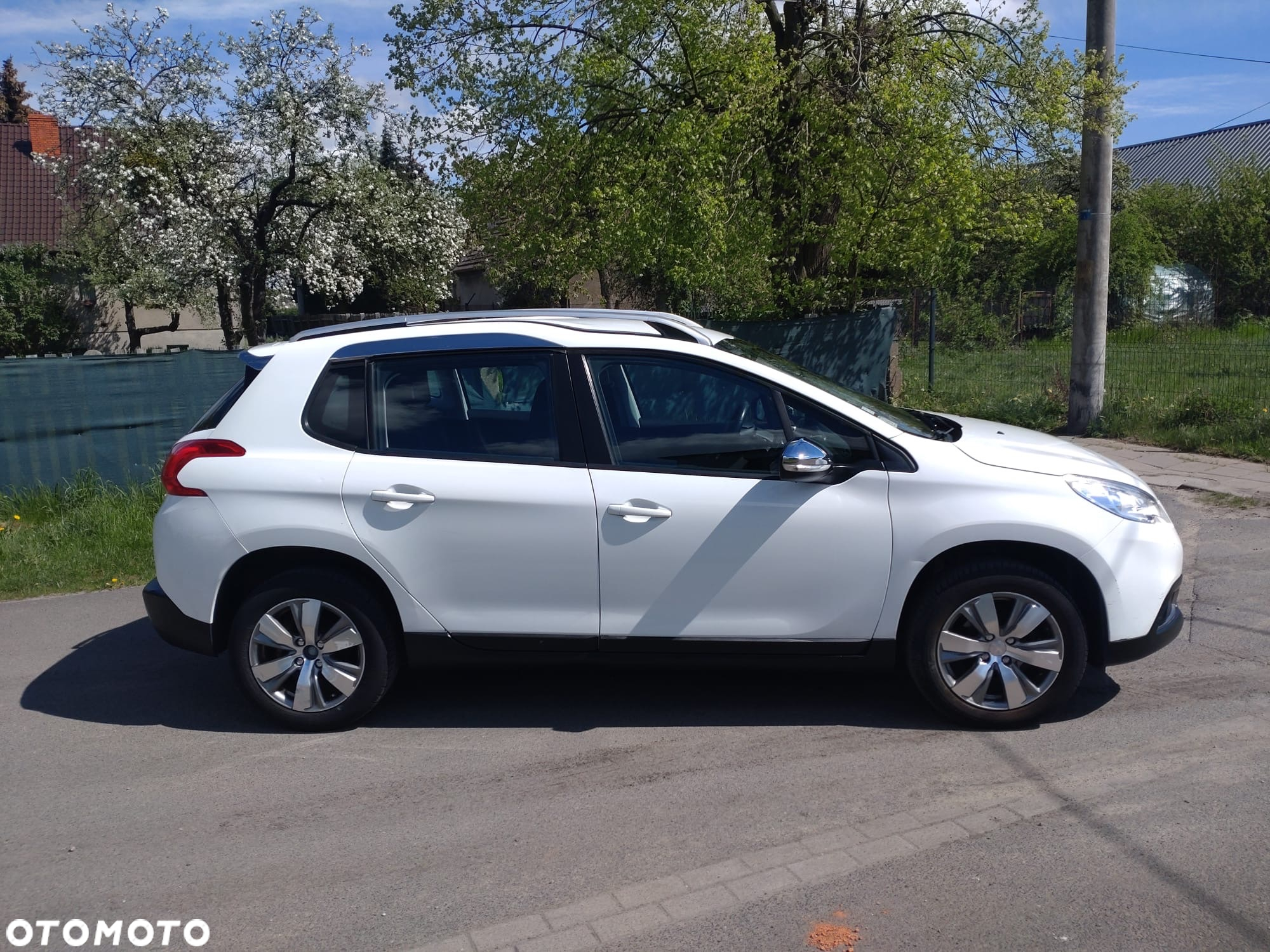 Peugeot 2008 1.2 Pure Tech Allure S&S - 14
