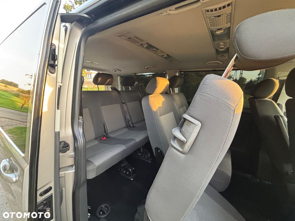 Volkswagen Caravelle - 14