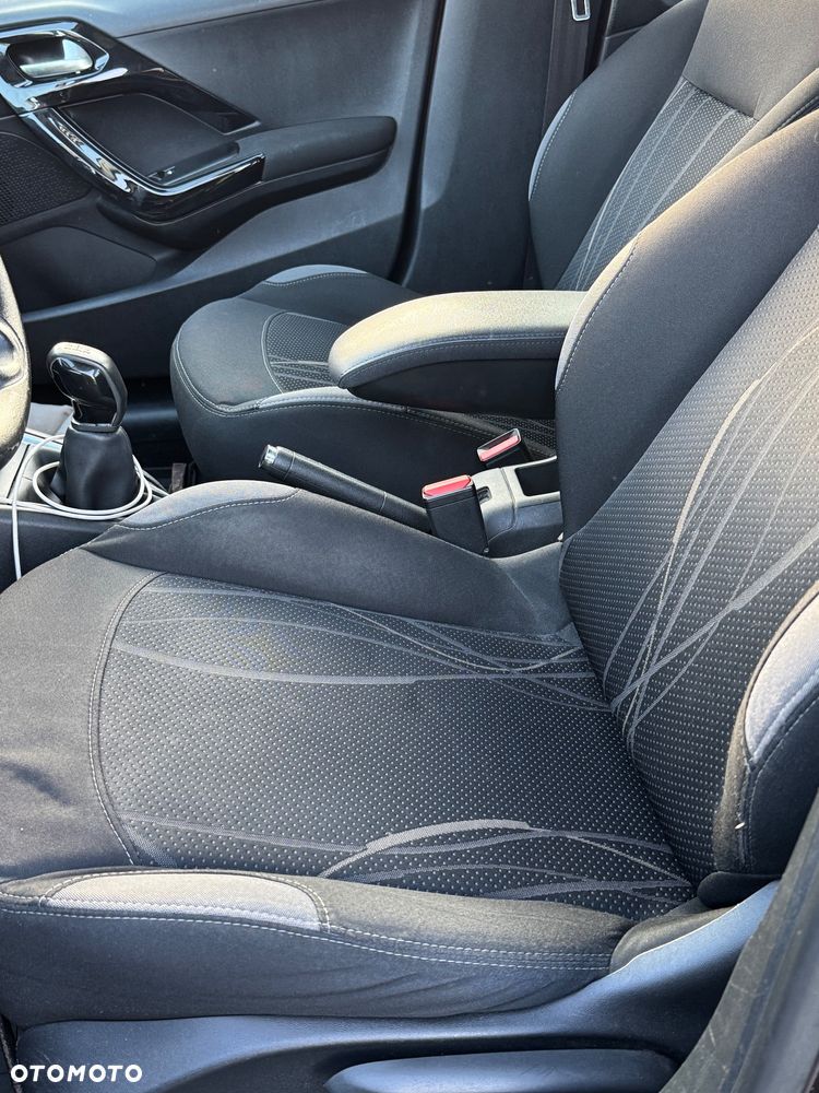 Peugeot 208 1.2 PureTech Allure - 10