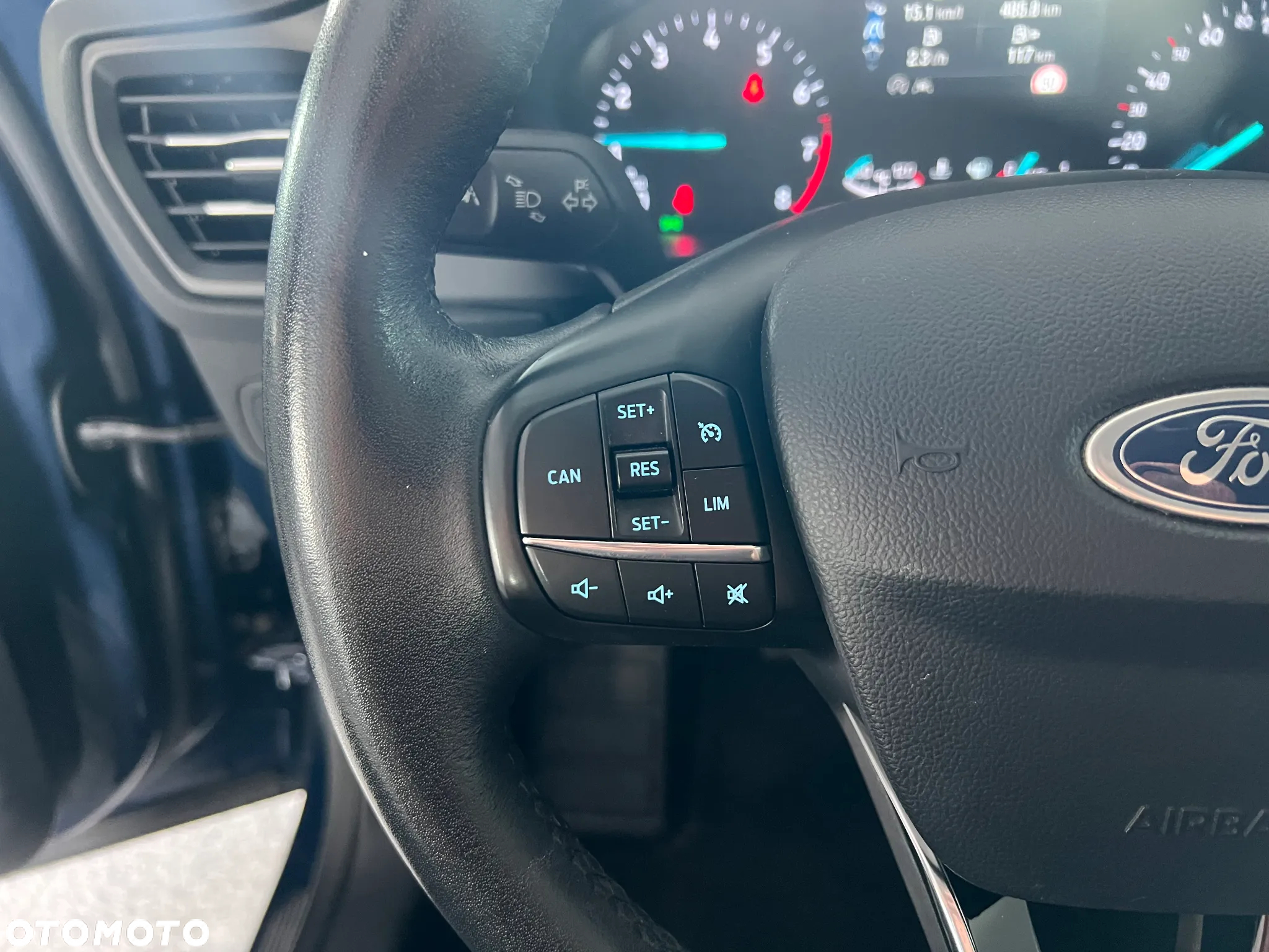 Ford Focus 1.0 EcoBoost Titanium Business - 21