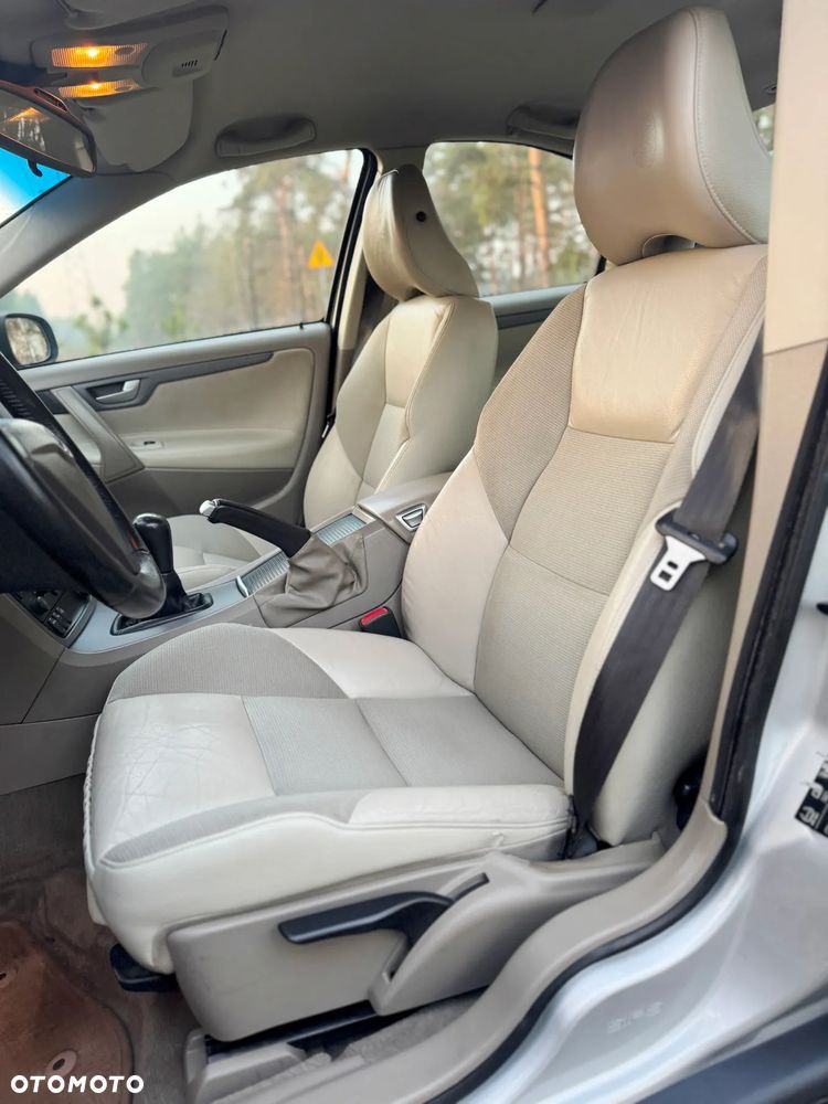 Volvo S60 2.4 Summum - 24