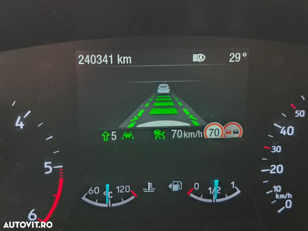 Ford Focus 2.0 TDCI DPF Start-Stopp-System Titanium - 7