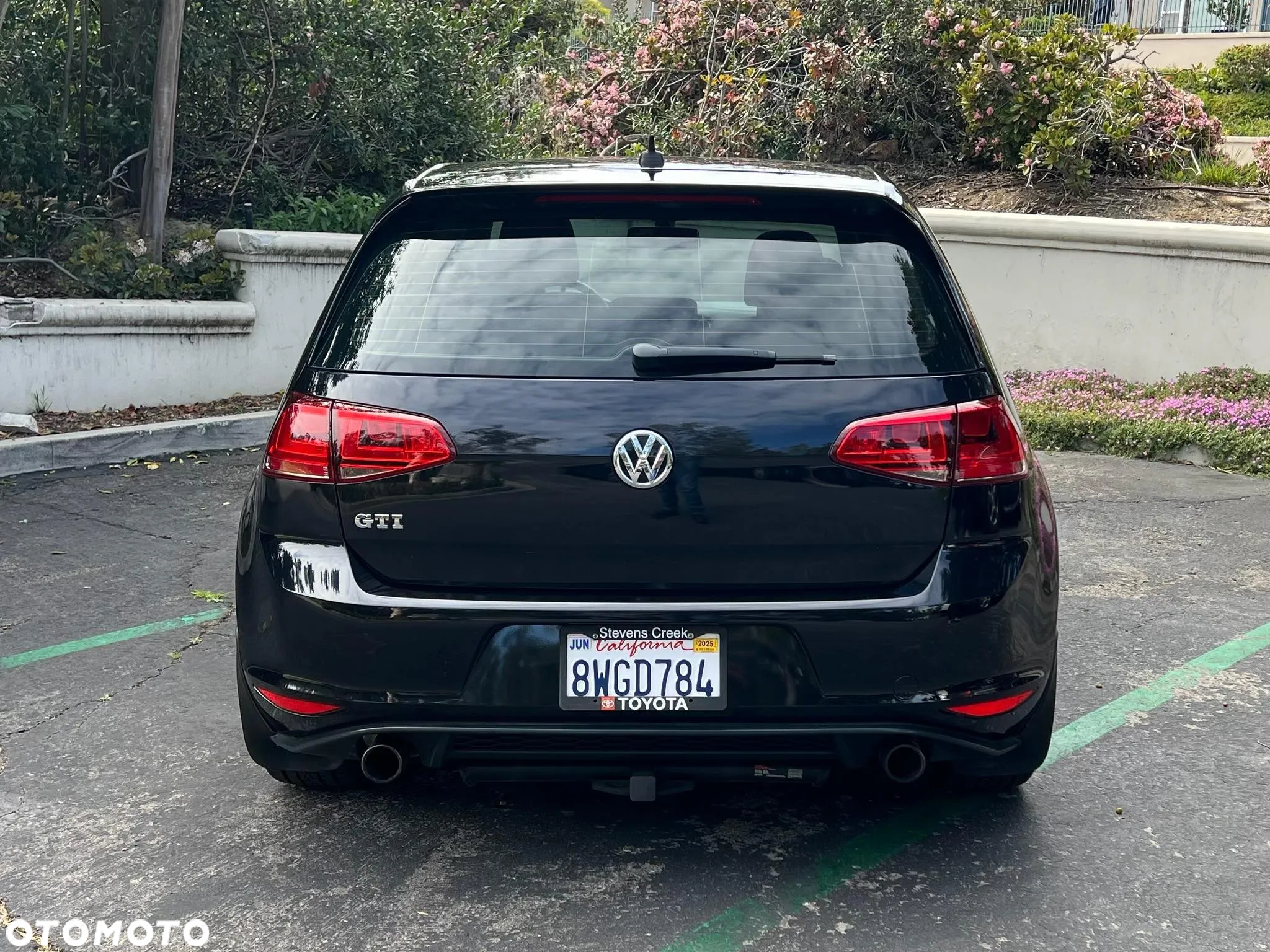Volkswagen Golf - 6