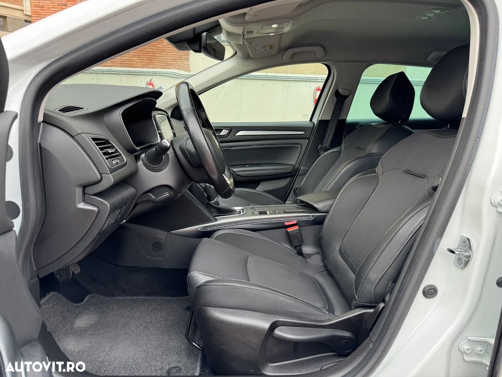 Renault Megane E-TECH 160 INTENS - 13