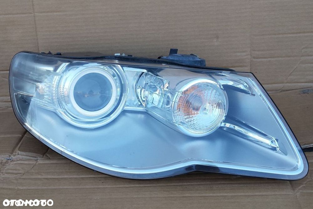 Bi-xenon prawy lampa prawa VW Touareg 2007- lift - 1