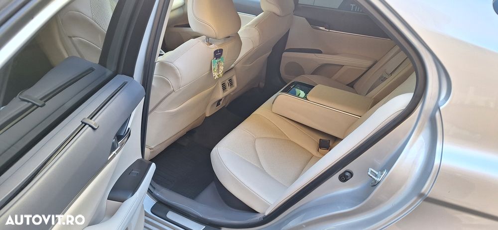 Toyota Camry 2.5 Exclusive - 10