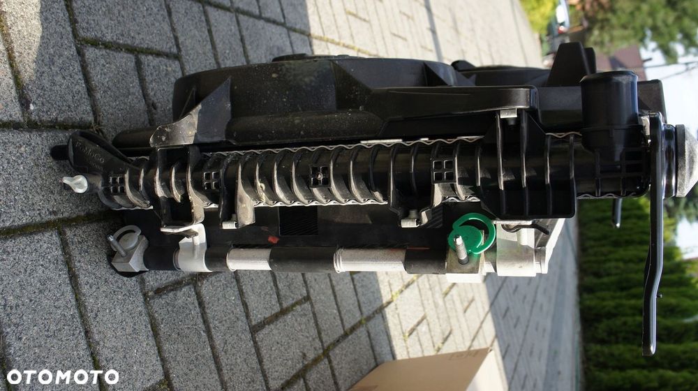 CHLODNICE KOMPLET FORD MUSTANG VI LIFT 3.7V6 5.0V8 - 8