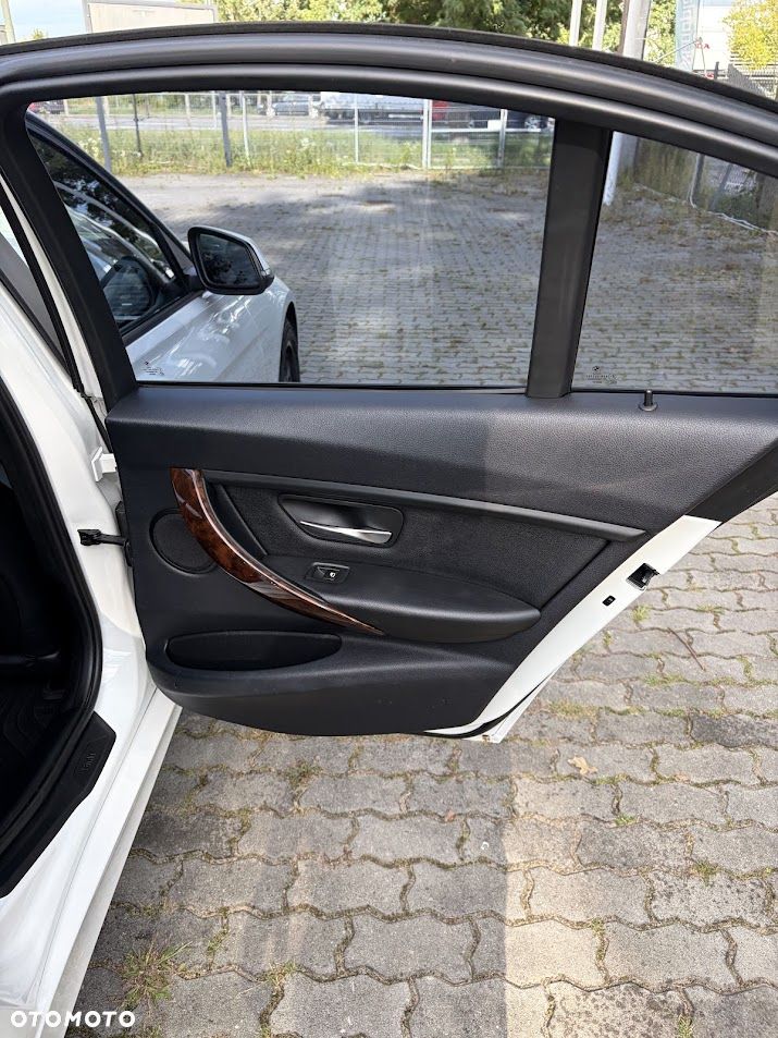 BMW Seria 3 - 24