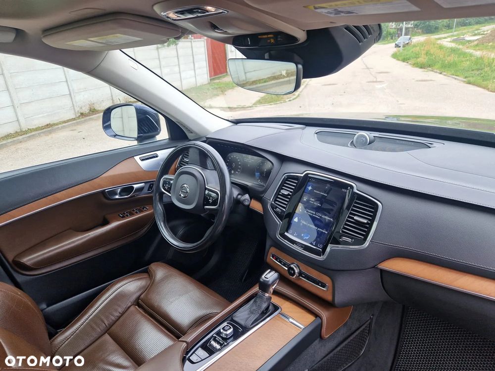 Volvo XC 90 - 8