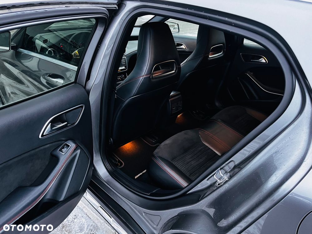 Mercedes-Benz GLA 180 7G-DCT AMG Line - 28