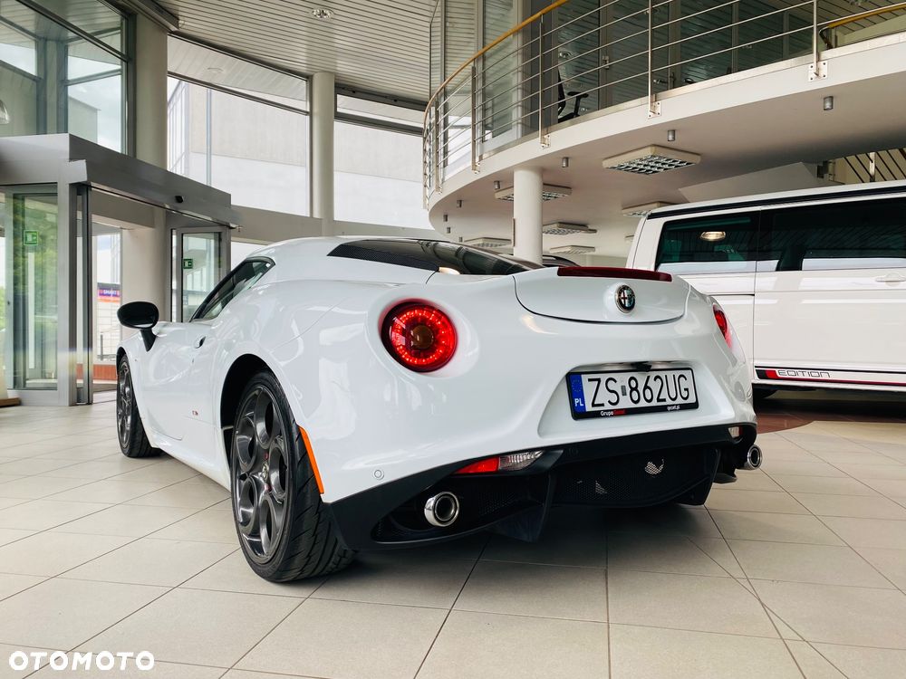 Alfa Romeo 4C - 8
