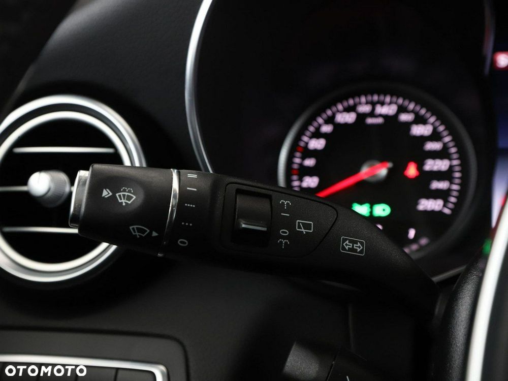 Mercedes-Benz GLC 350 e 4Matic 7G-TRONIC AMG Line - 37