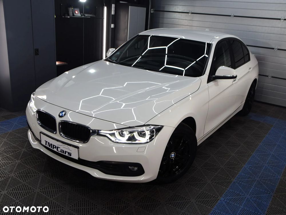 BMW Seria 3 318i - 32