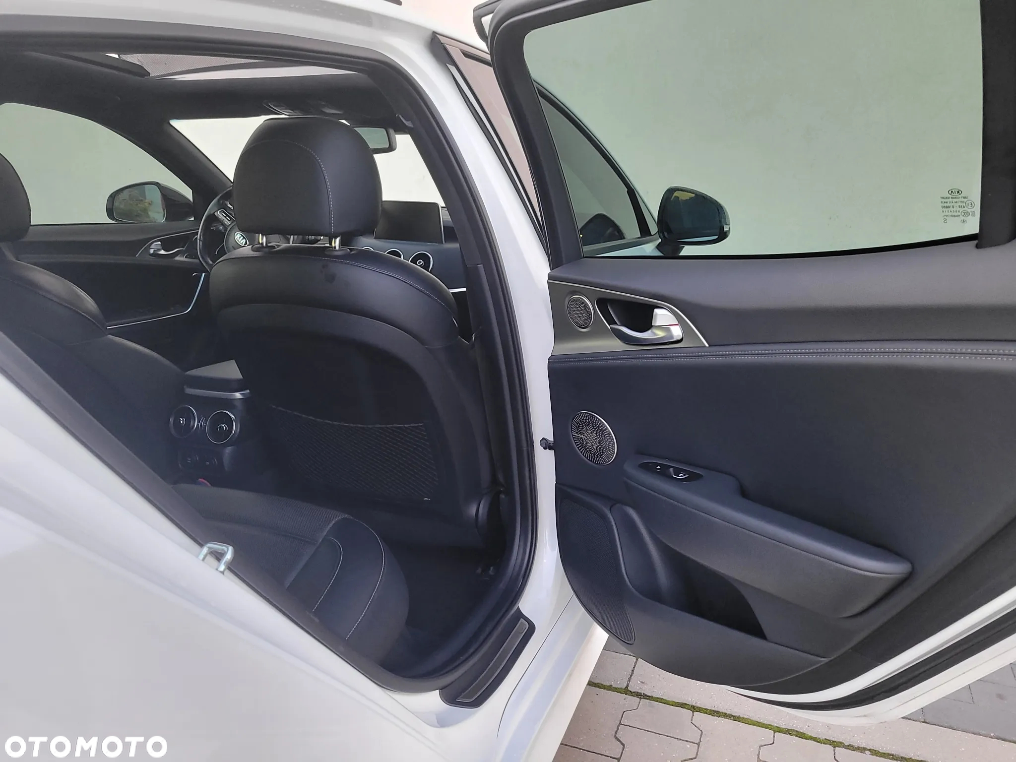 Kia Stinger 3.3 T-GDI V6 GT AWD - 19