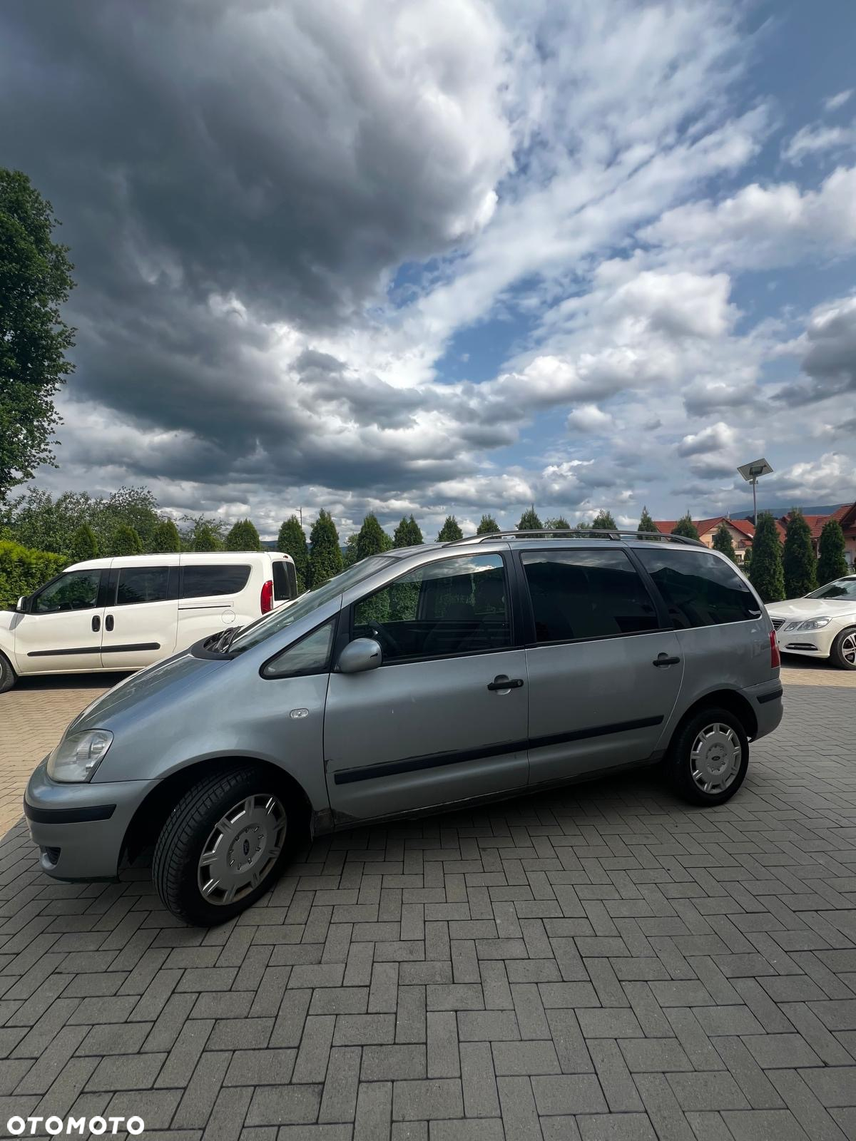 Ford Galaxy - 4