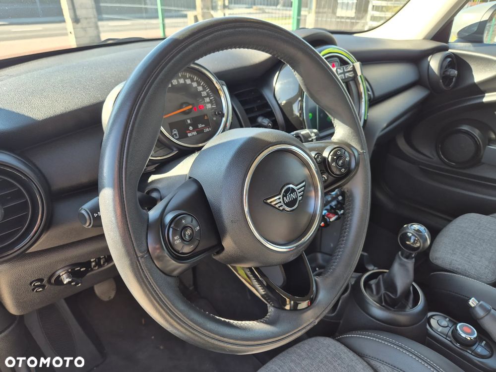 MINI ONE 60 Years - 18