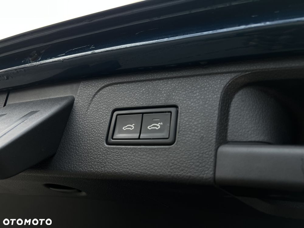 Volkswagen Passat 2.0 TDI Elegance DSG - 19