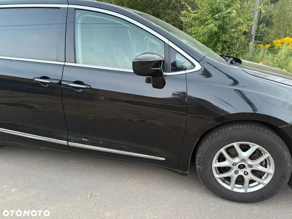 Chrysler Pacifica - 9