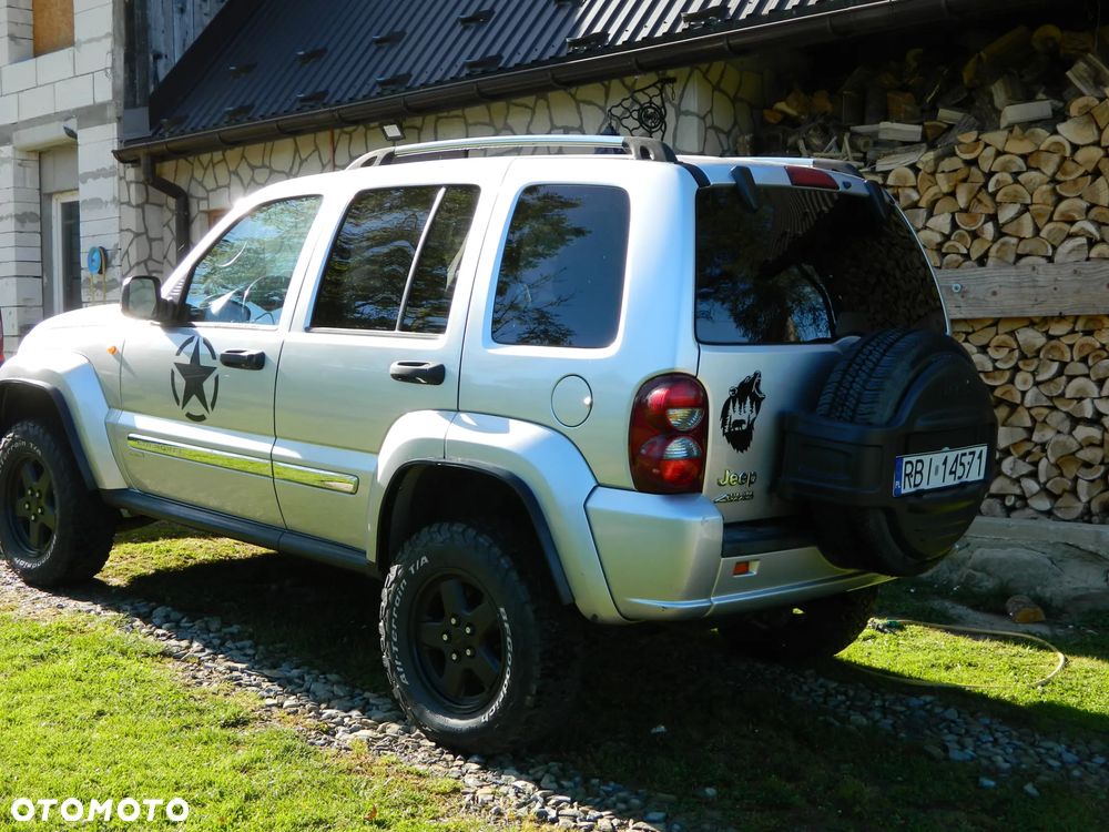 Jeep Cherokee - 4