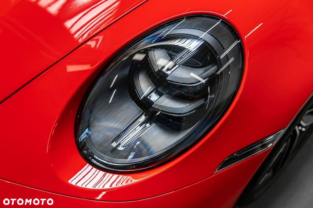 Porsche 911 Carrera 4 GTS PDK - 15