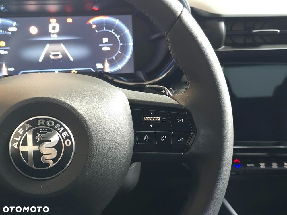 Alfa Romeo Junior 1.2 mHEV Ibrida Q4 eDCT - 15