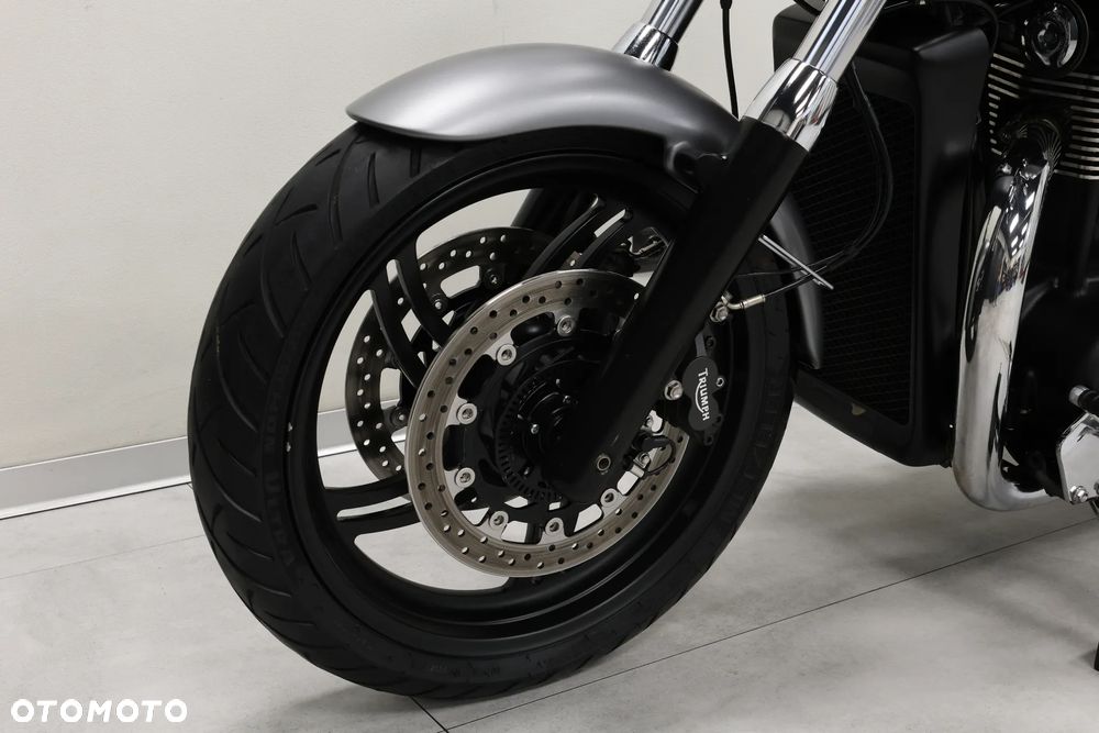 Triumph Thunderbird - 32