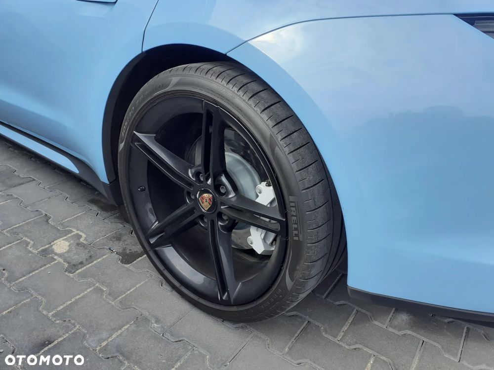 Porsche Taycan - 26