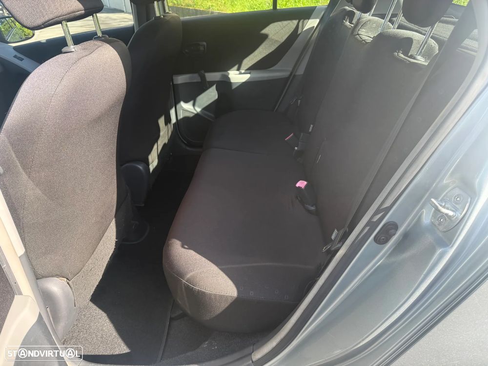 Toyota Yaris 1.0 VVT-i - 11