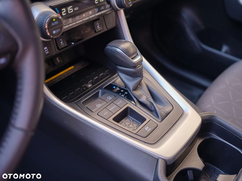 Toyota RAV4 - 24