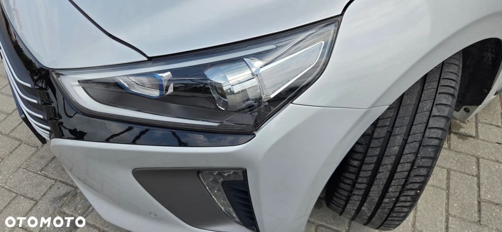 Hyundai IONIQ 1.6 GDI Premium - 25