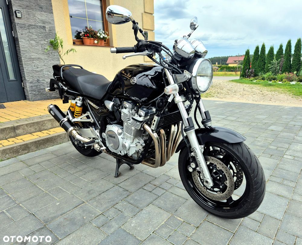 Yamaha XJR - 5
